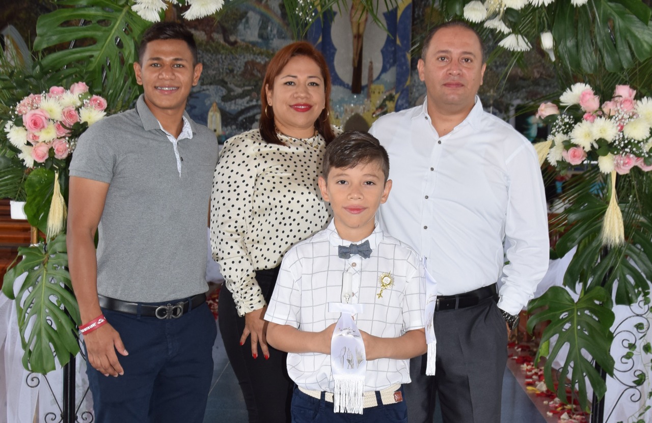 Andrés Felipe Castro, Maritza Vargas, Wilfred Castro y El niño Juan Pablo Castro.